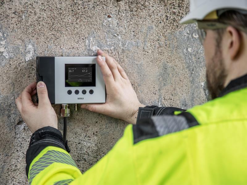 Intrinsically Safe Humidity and Temperature Transmitter Series HMT370EX