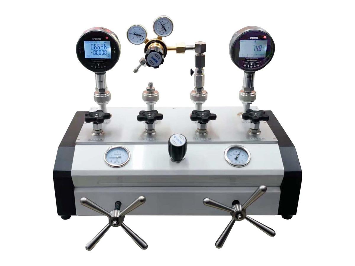SPMK213G-D Pressure Reducer Calibrator with Electronic Pressure Source