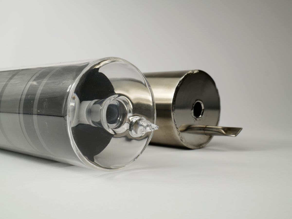 Slim Fixed Point Cells