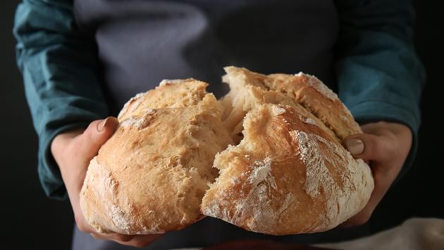 Bread color, texture and crust depend on the oven's humidity profile as much as on its temperature.